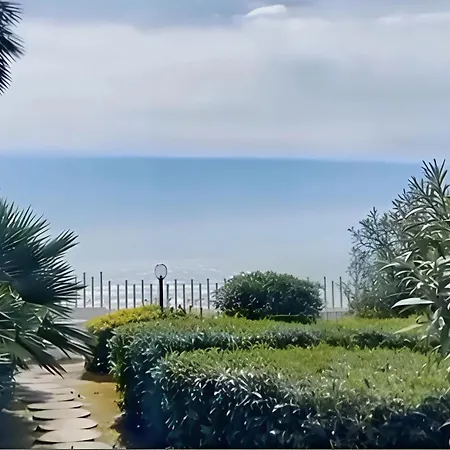 Villa D Lady Fronte Mare * Terracina
